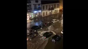 Peste o suta de trenuri au avut intarzieri din cauza furtunii de duminica seara, iar 15 garnituri de pe raza regionalelor timisoara, cluj, brasov si iasi au fost anulate. Ai Dw6pa1yiajm