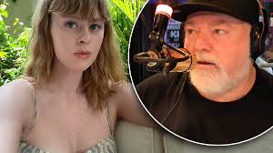 Woman reveals bizarre medical condition that means she was born without a  vagina: 'I bring it up