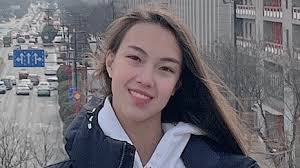 Her father is american, while her mother yan gu is chinese. 15 Year Old U S Skier Eileen Gu Granted Chinese Citizenship Cgtn