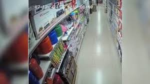 According to a staff of the supermarket. Qqikzgdopdap M