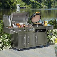 outdoor kitchen