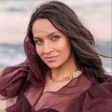 Krystal Hardman's Instagram, Twitter & Facebook