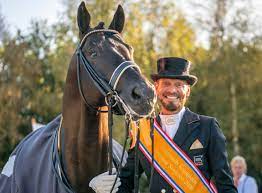 1 as per federal aviation administration records, the airport had 7,784 passenger boardings (enplanements) in calendar year 2008, 2 7,447 enplanements. Horse Of The Month Glock S Toto Jr