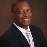 Andre Hinton's Instagram, Twitter & Facebook