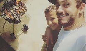 اخبار سعد المجرد كبابجى صوره مع أبنه خلال الاحتفال بعيد الأضحى Blog Blog Posts Post