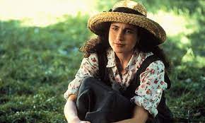 Why Do Clothes From The 90s Look So Weird And Old Fashioned 90s Looks Fashion Movies Outfit