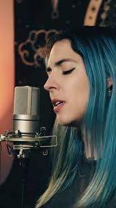 Esta portada, diseñada por el artista dominicano-estadounidense Jorge Burke,  es la que envuelve mi nuevo disco, “No Necesitamos Saberlo Todo”, que  saldrá el 24 de octubre. Llevo más de dos años trabajando