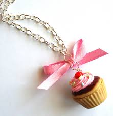 Dolcissimo Cupcake In Fimo Trovi Tutto Il Necessario Per Riprodurlo Nel Nostro Shop Online Http Www Cplfabbrika Com Crea Bijoux Fimo Cupcake Fimo Crea Fimo