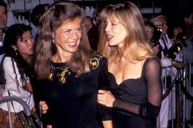 Linda hamilton is reprising her most famous character, sarah connor, in the upcoming terminator: Ha Muerto Leslie Hamilton Freas La Hermana Gemela De Linda Hamilton Que Aparecio En Terminator 2 Hobbyconsolas Entretenimiento