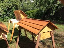To download your free top bar bee hive plans, simply click on the links below. Complete Top Bar Hive Bindaree Bee Supplies