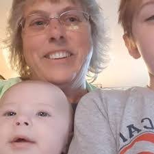 Melissa Grubb's Instagram, Twitter & Facebook