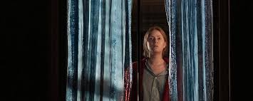 Anna becomes drawn into the life of ethan and his family, as she views it from her perch across the. The Woman In The Window On Netflix Is Coming Soon Moviezine