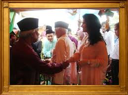 Contact jabatan ketua menteri sarawak on messenger. Lawatan Ketua Menteri Sarawak Yab Pehin Sri Haji Abdul Taib Bin Mahmud Dan Isteri Puan Sri Ragad Kurdi Taib Ke Gerai Majlis Daerah Subis 1 2 3 4 5 6