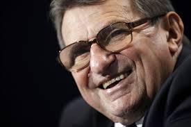 Joe Paterno Dies, Leaving a Complicated Legacy