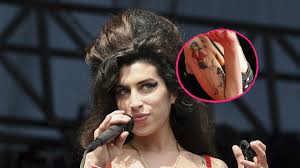 Um genauer zu werden am 23 juli 2011 in camden ( liegt bei london ). Diese Story Steckt Hinter Amy Winehouses Beruhmten Tattoo Promiflash De