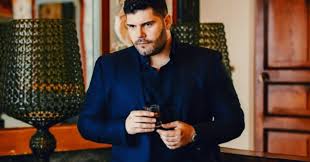 La serie va in onda sul canale sky atlantic ed è la terza trasposizione dell'opera dopo. Chi E Salvatore Esposito Da Gomorra La Serie A Fargo Carriera