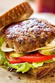 Saftiger Handwerker Burger Bildderfrau De Essen Rezepte Lebensmittel Essen Kochen Und Backen