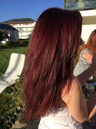Le Roux A L Honneur Des Nuances Et Des Reflets A En Perdre La Tete Tendance Roux Acajou Coloration Glamchic Cheveux Acajou Cheveux Cheveux Couleur Vin
