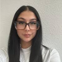 Daisy Mueller's Instagram, Twitter & Facebook