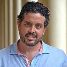 Dal testo al palco, insieme, ida y vuelta