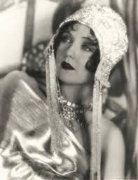 Nancy Carroll ❤️ (1904-1965) posing for a 1928 publicity photo.