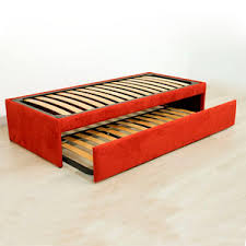 Il letto con sottoletto estraibile in legno massello estro è realizzato artigianalmente in legno massello di abete con dimensioni letto con sottoletto: Letto Con Letto Estraibile Tutti I Produttori Del Design E Dell Architettura Video