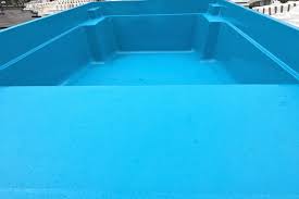 The Leisure Pools Pinnacle Composite Fiberglass Swimming Pool Offers A Full Width Splash Deck That T Leisure Pools Fiberglass Swimming Pools Fiberglass Pools