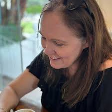 Who can recommend a gutter cleaner that uses ladders?