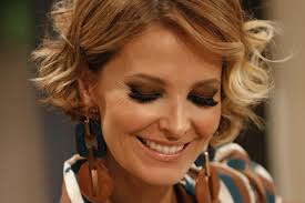 À data de 2017, cristina ferreira já era a profissional de apresentação de televisão mais bem paga em portugal, mantendo esse mesmo estatuto aquando da mudança para a sic, onde passou a receber um salário ainda maior. Cristina Ferreira Sweeps Goucha And Takes Over National Television A Television