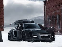 Audi R8 Super Look Dans La Neige Audi Ski Audi R8 Audi Voitures Et Motos