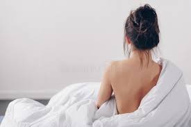 Zeige deine wertschätzung, indem du für sie spendest, über sie tweetest und ihnen folgst. 118 Nackte Frau Im Bett Fotos Kostenlose Und Royalty Free Stock Fotos Von Dreamstime