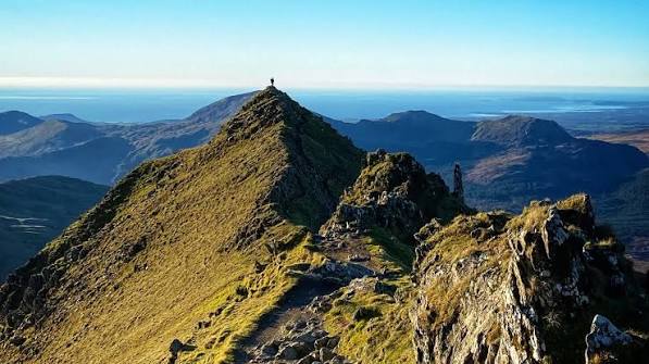 How to hike safely in hills and mountains
