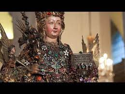 Invocata in occasione delle ricorrenti eruzioni dell'etna, subì un martirio particolarmente crudele. Santo Del Giorno Sant Agata 5 Febbraio Youtube