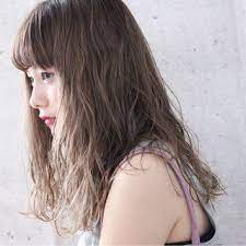 上田智久 福岡 天神さんのスナップ ナチュラル 大人かわいい ヘアアレンジ セミロング アンニュイほの揺れヘア ウォーミークリアカラー 女子足しサマーアレンジ 髪色 グレージュ ヘアケア ヘアスタイリング