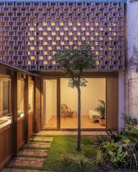 Taman minimalis di dalam rumah / katarzyna bialasiewicz / 123rf. 8 Ide Membuat Taman Kecil Di Sudut Rumah Minimalis