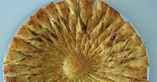 Un truc à partager à plusieurs en toute convivialité, hyper simple à faire et inratable ! Les Mercredis De Julie Tarte Soleil Boursin Jambon