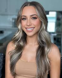 I told her that she's giving Italian/latina Alix Earle… who agrees?!  #swflmakeupartist #swflmua #fortmyersmakeupartist #fortmyersmua #alixearle