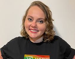 Hash contrata Julia Piccolomini como Líder de Diversidade e Inclusão