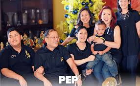 The presidential palace offered condolences to aquino's family. 8a3uugehljszrm