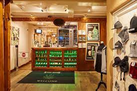 Sensi seed bank is one of the oldest seed banks in the online market and it is known for the top quality seeds at very affordable rates. Sensi Seed Bank Im Original Wieder Geoffnet Sensi Seeds Sensi Seeds