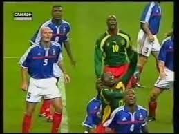 La copa fifa confederaciones 2001 fue la quinta versión de la copa fifa confederaciones, realizada entre el 30 de mayo y el 10 de junio de 2001, en corea del sur y japón.el torneo sirvió como ensayo general de la copa mundial de fútbol de 2002 que realizaron en conjunto ambos países. Patrick Mboma France Cameroun Octobre 2000 Youtube