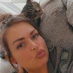 Amanda Worstell's Instagram, Twitter & Facebook