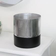 While looking for plant pots, do you also prioritize strength over other things? Medium Black Silver Metal Planter