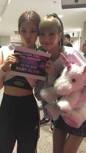 Blackpink Panosundaki Pin