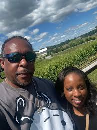 TODAY 8/24 GARY HARMON @Two Lions Vineyards