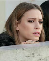 Serenay Sarikaya As Mira On Medcezir Serenaysarikaya Sac Ve Guzellik Kumral Saclar Sac Rengi Fikirleri