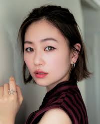 あっさり目にエッジを出す ブラックのリキッドアイラインは一重さんにおすすめ 美的 com アイライン 引き方 顔のメイク ブライダルメイク アイメイク