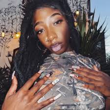 sarah bonnette (@sarahslices)