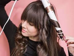 When choosing a curling iron to use to curl your fine, straight hair, select an iron with a barrel that is about 1⁄2 inch (1.3 cm) to 3⁄4 inch (1.9 cm) thick. Best Curling Irons For Fine Hair Product Reviews And Tips