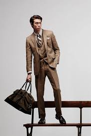 俳優 宮沢氷魚 実力派ブランドを凛々しく装う テーラードジャケットを今風にたしなむには ブルックス ブラザーズ アエラスタイルマガジン 日本人の男性 ブルックスブラザーズ ファッションスタイル